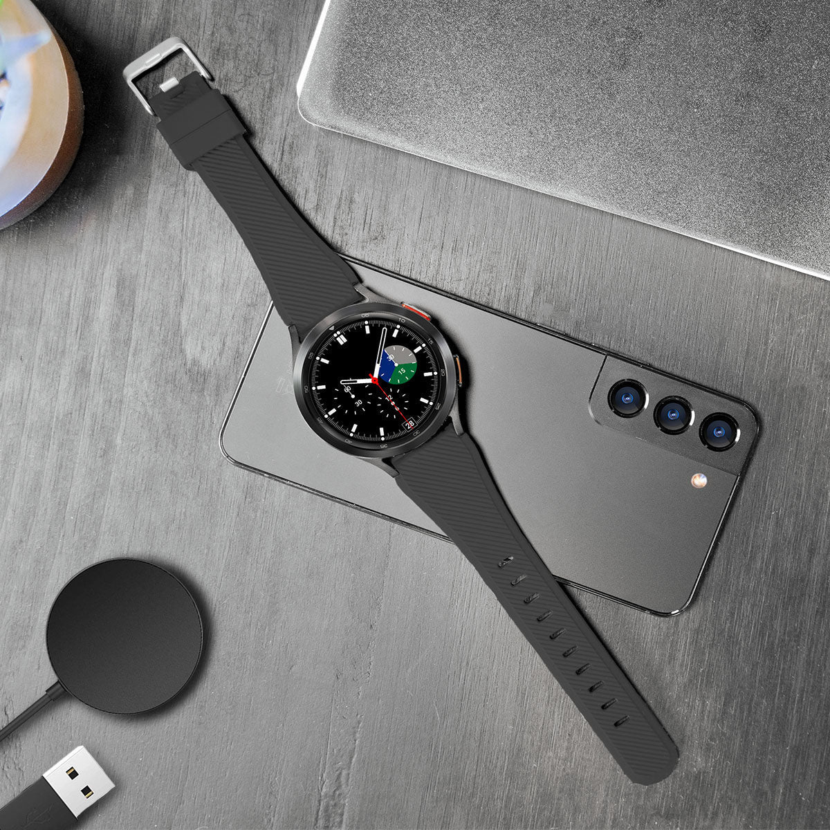 Fekete szilikon szíj Samsung Galaxy Watch 6 Classic 47 mm-hez
