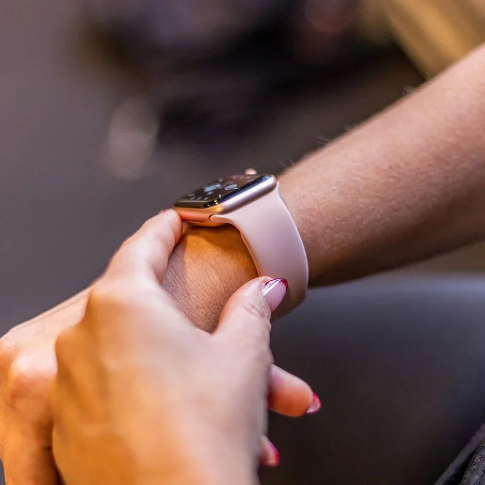 Apple Watch szilikon szíj antik rózsaszínben mindennapi viselethez