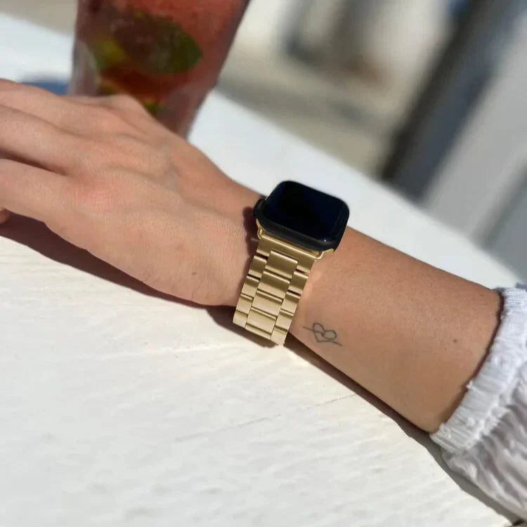 רצועת פלדה זהובה ל-Apple Watch במראה קלאסי ואיכות פרימיום